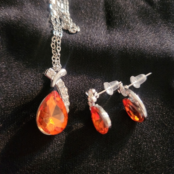 Jewelry - Brand new orange fashion jewelry set